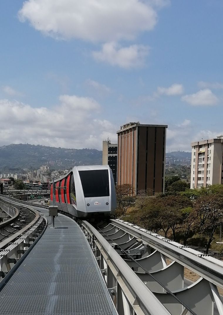 Mantenimiento preventivo de sistema de teleférico en Colombia